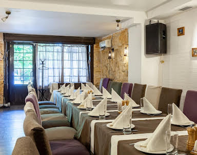  ресторан Српска Кафана на Монтажников