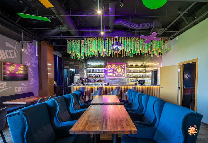 Зал на 1 этаже в «Руки ВВерх! Бар Олимп» фотография №11