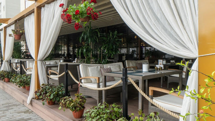 Летняя веранда  в «GRAND Урюк на Ленинградском» фотография №16