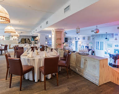  ресторан Stroganoff Bar & Grill