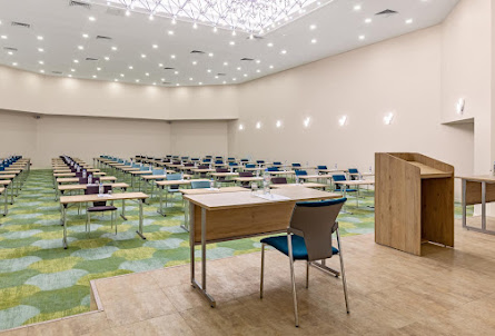 Зал «Толстой» в Зал «Блок»