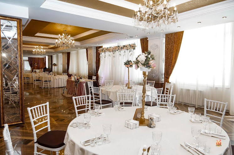 Основной зал в «Брудершафт на Набережной» фотография №5