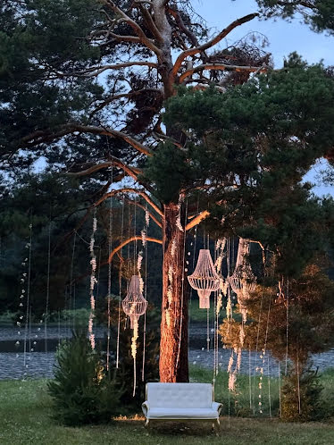 Беседка на берегу реки в «Эко парк CANADA» фотография №10