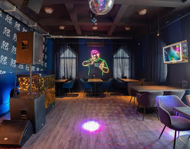  ресторан Руки Вверх!