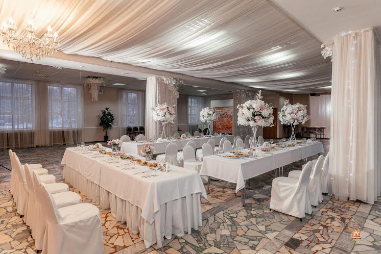 Большой банкетный зал в «Виктория» фотография №8