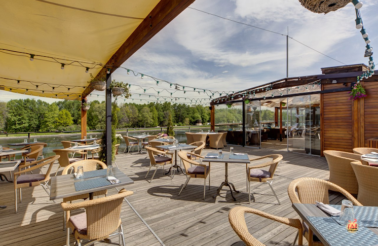 Открытая терраса  в «Чайка» фотография №2