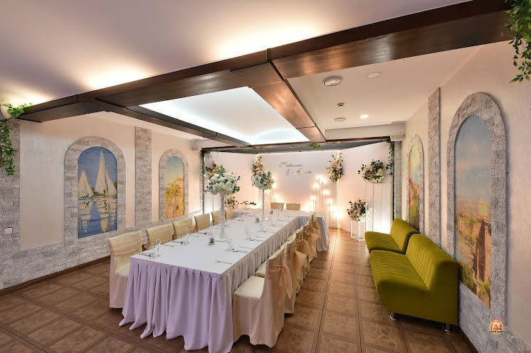 Основной зал в «Свояк» фотография №1