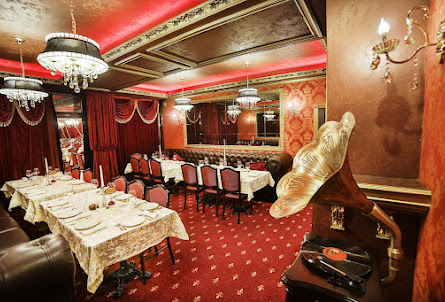 Большой VIP-зал в Малый VIP-зал