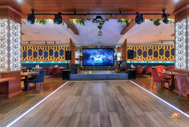 Основной зал в «Stephania» фотография №3