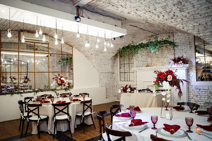 Основной зал в «Буржуй» фотография №16