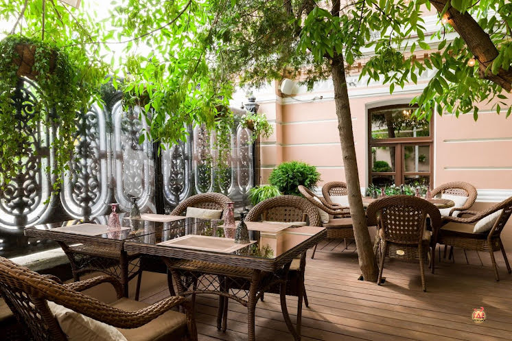 Веранда в «12 Grand Cafe» фотография №15