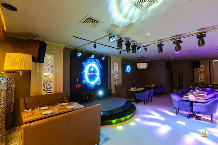 Основной зал  в «Izi voice» фотография №17