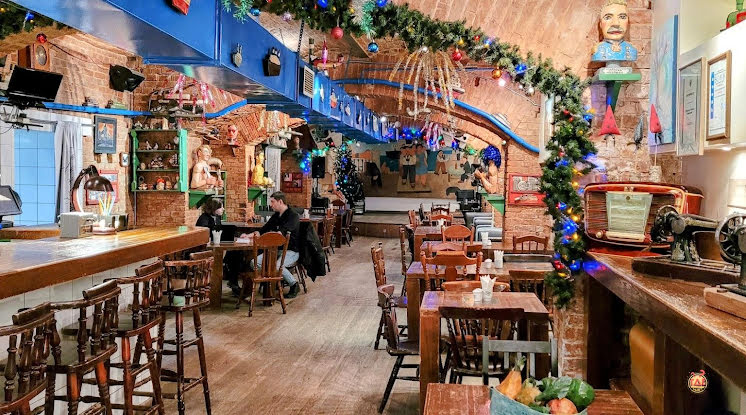 Основной зал  в «Клуб Петрович» фотография №9