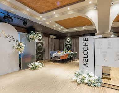  ресторан Dvin Hall