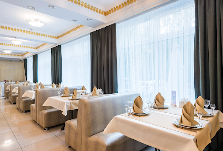 Основной зал в Малый зал 