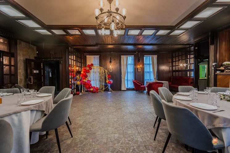 Зал с камином в «Бирюзовое» фотография №11