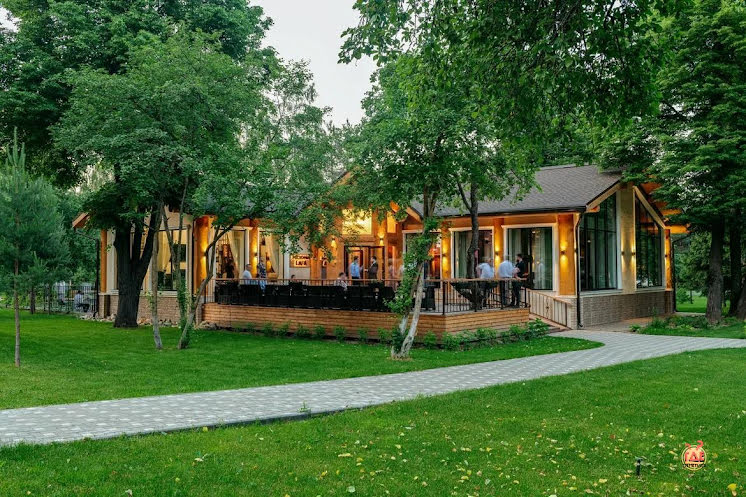 Зал ресторана в «LaFa» фотография №10