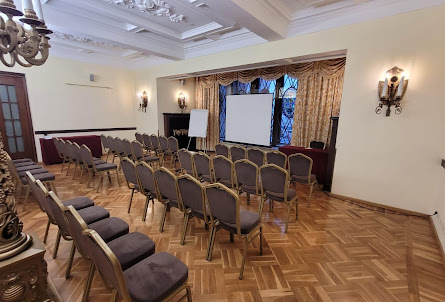 Зал «Орликов 4» в Зал «Орликов»