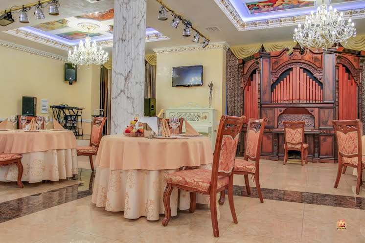 Большой зал в «Yerevan» фотография №1