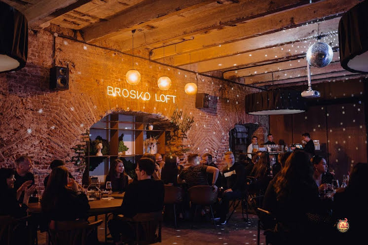 Основной зал в «Brosko Loft» фотография №8