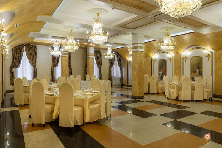 Средний банкетный зал в «У Озера ​на Героев Космоса» фотография №7