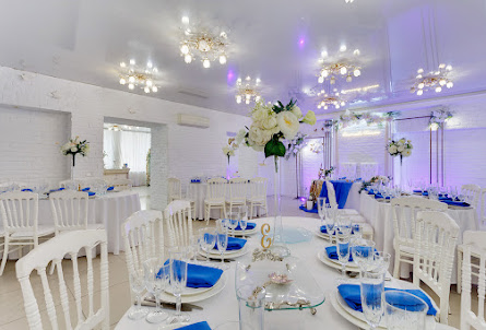 Большой зал в Малый зал