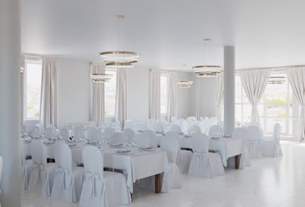 Жемчужный зал в Каминный зал