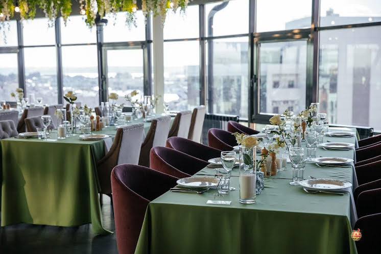 Основной зал в «SKY8 Terrace&Grill» фотография №3