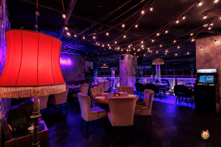 Зал на втором этаже в «Руки ВВерх! Бар Мытищи» фотография №5