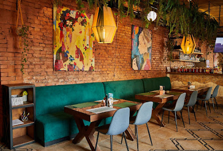 Основной зал в Малый зал 