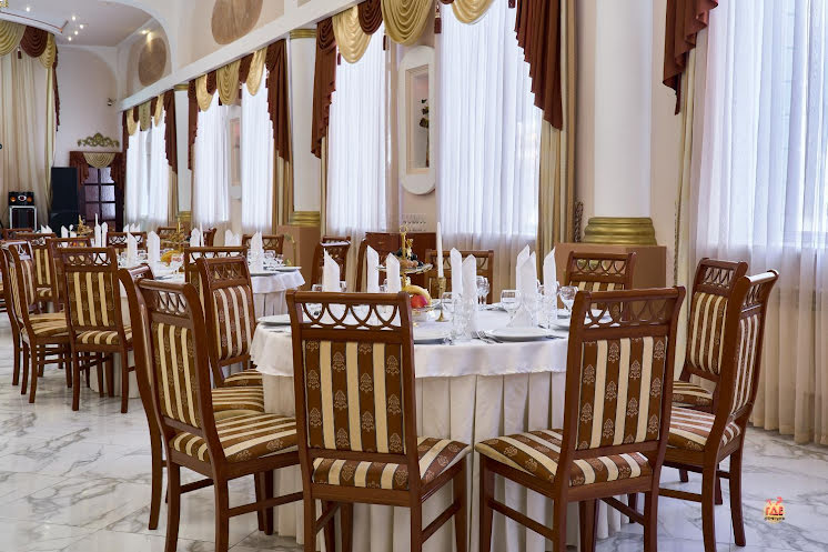 Большой зал в «Замок дружбы» фотография №15