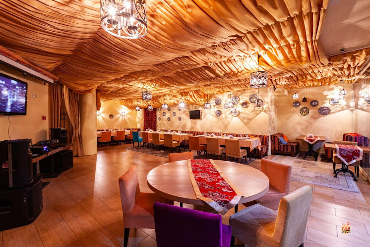 Малый зал в «Чайхана Сезам на Рябиновой» фотография №8