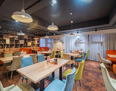  ресторан По чесноку на Академика Королева