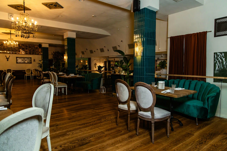 Основной зал в «Гарденс» фотография №14