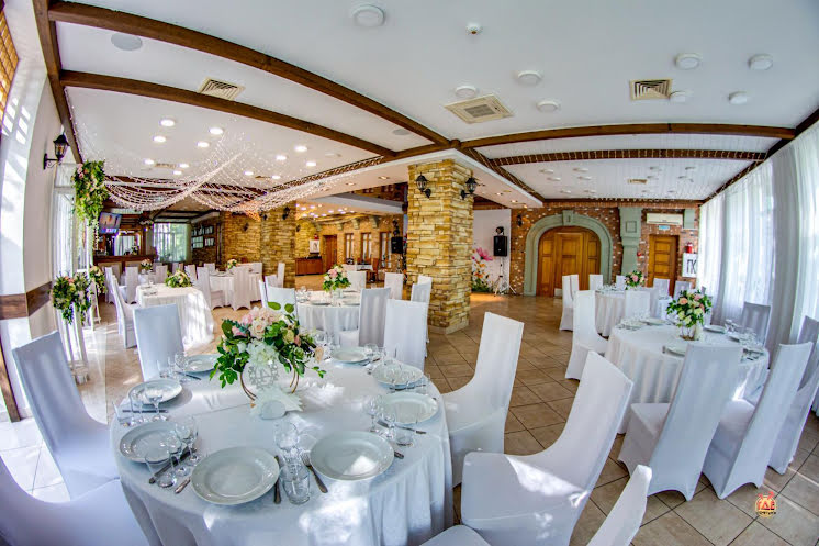 Зал ресторана в «Дубрава» фотография №10