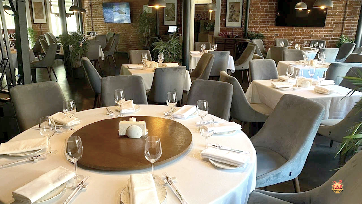 Зал ресторана   в «Чжун Го» фотография №8