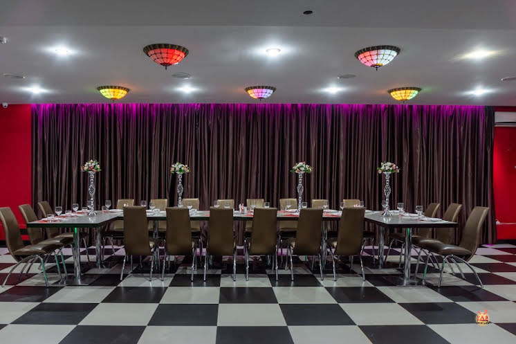 Основной зал  в «Ливерпуль» фотография №8