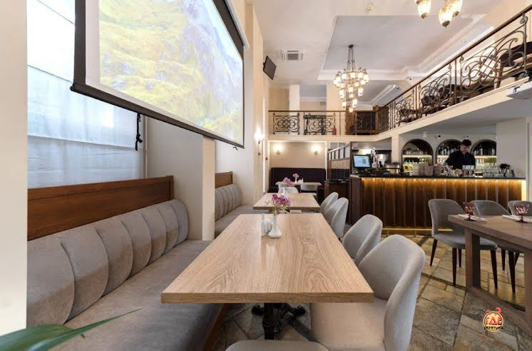 Зал «Колуар» в «Сенполия» фотография №7