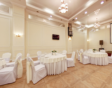 День рождения в Almond