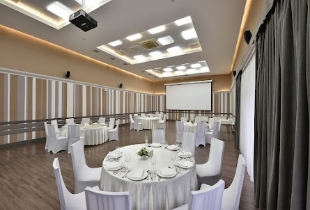 Зал «Тан» в Зал «Нур»