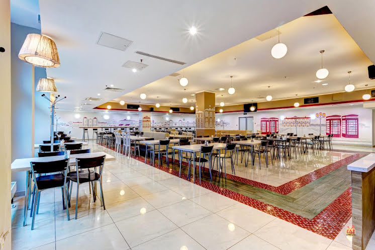 Основной зал в ««Трапеza» на Нижнем Сусальном переулке» фотография №2