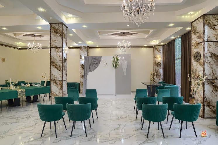 Основной зал в «Lion» фотография №4