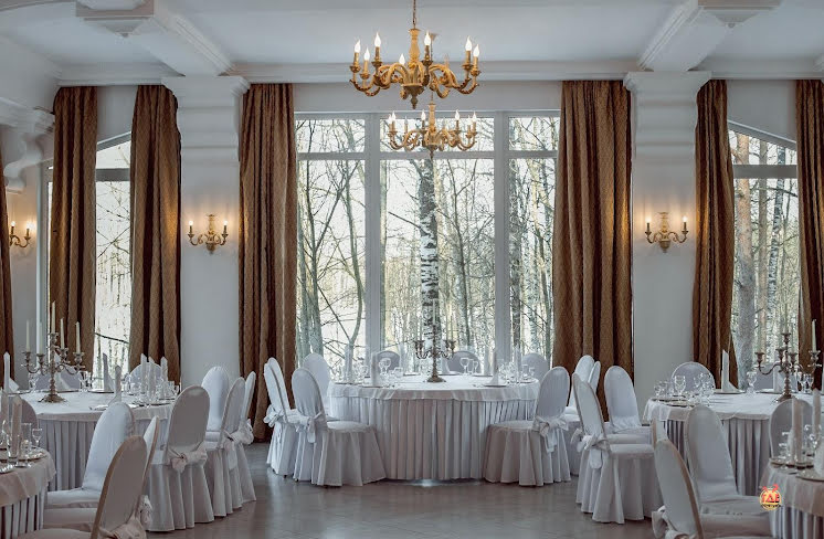 Нижний зал в «Мир у Озера» фотография №18