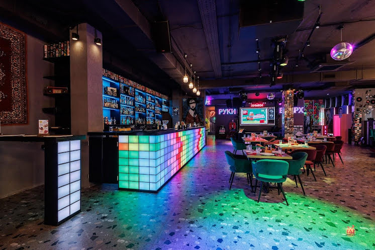 Основной зал в «Руки ВВерх! Бар Химки» фотография №6