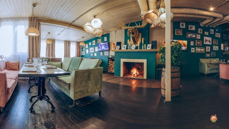 Каминный зал в «Сытый лось на Люблинской» фотография №4