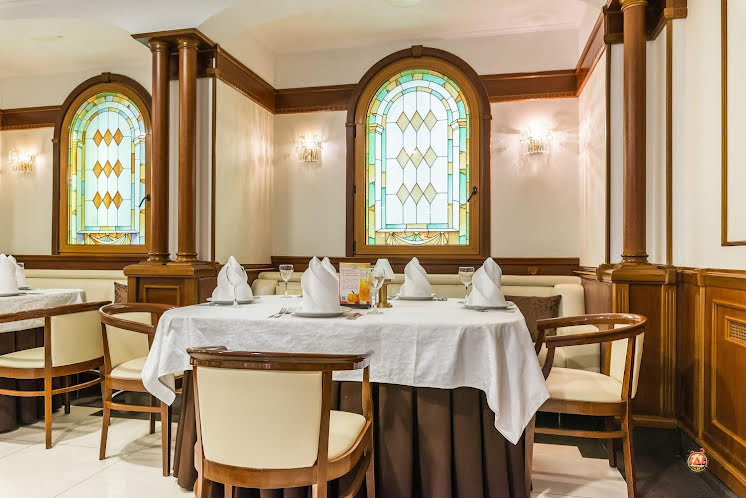 Большой зал в «ЛЕОН на Металлургов» фотография №10