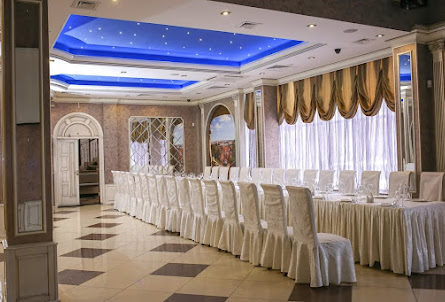 Зеркальный зал в Зеркальный зал