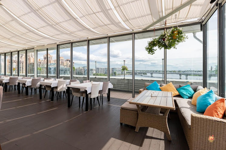 Sky Klauss в «Папаша Клаусс» фотография №12