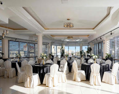 ресторан Park Hotel Stavropol LTD