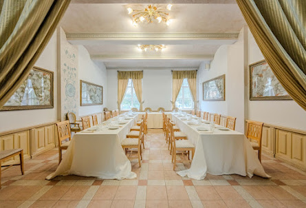 Зал «Монти» в Зал «Борго»